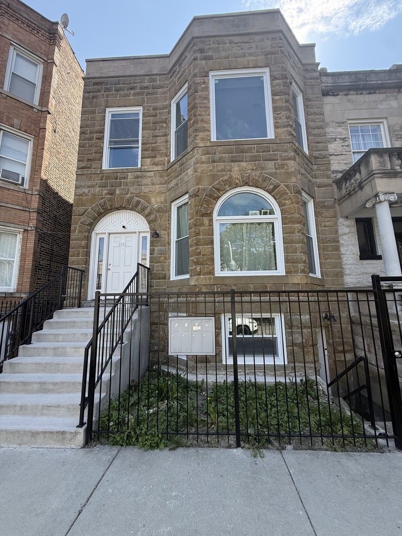 2933 W Lexington Street Unit: 2