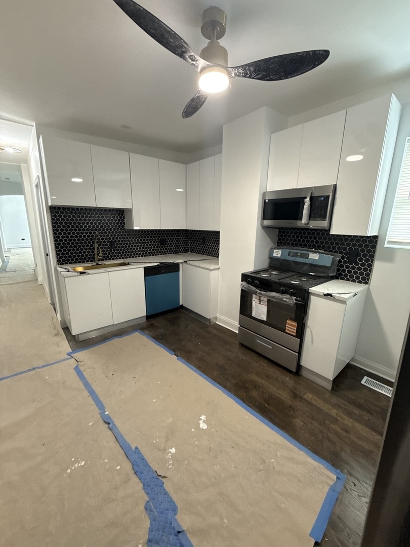 7326 S Woodlawn Avenue Unit: 1