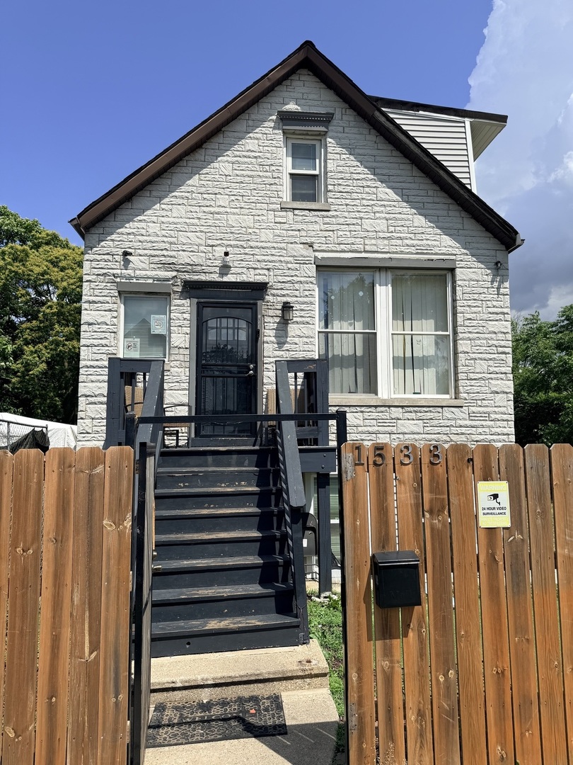 1533 S Kilbourn Avenue