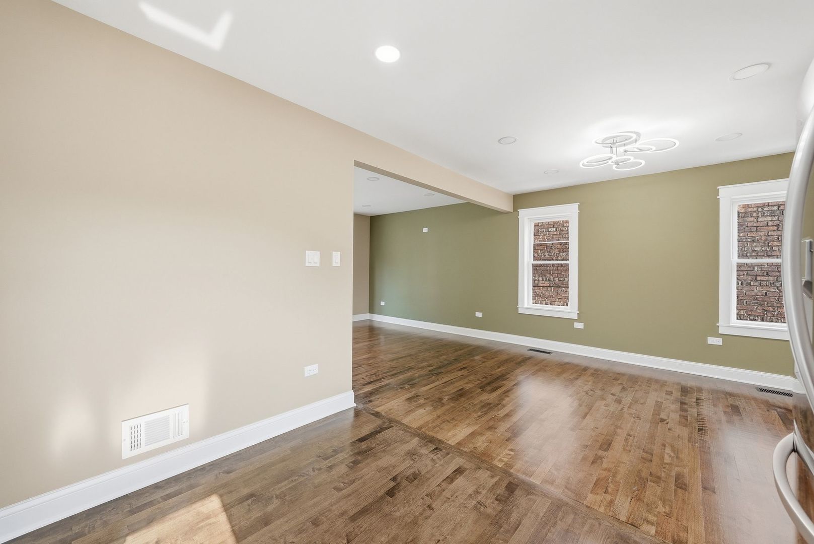 10516 S King Drive