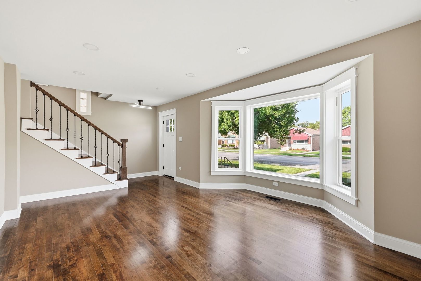 10516 S King Drive