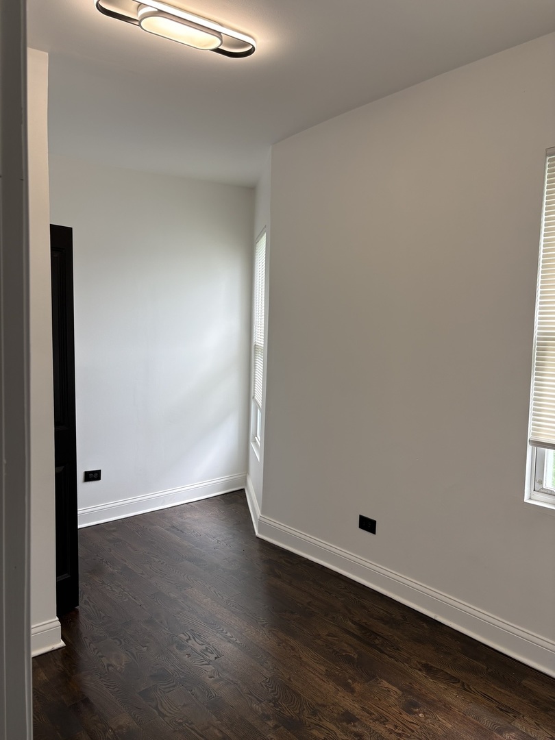 7326 S Woodlawn Avenue Unit: 2