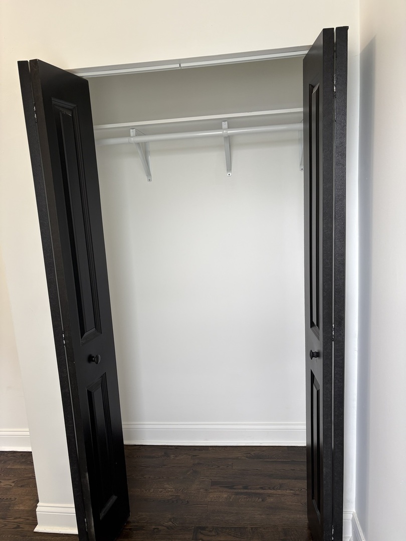 7326 S Woodlawn Avenue Unit: 2