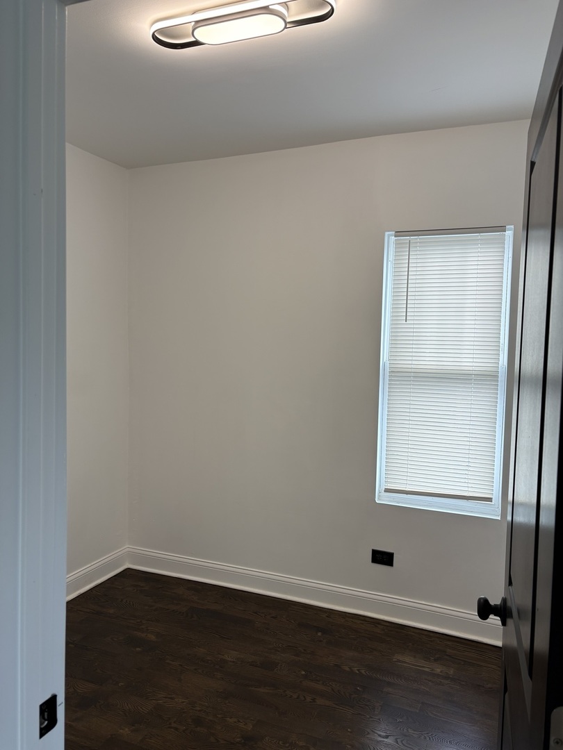 7326 S Woodlawn Avenue Unit: 2