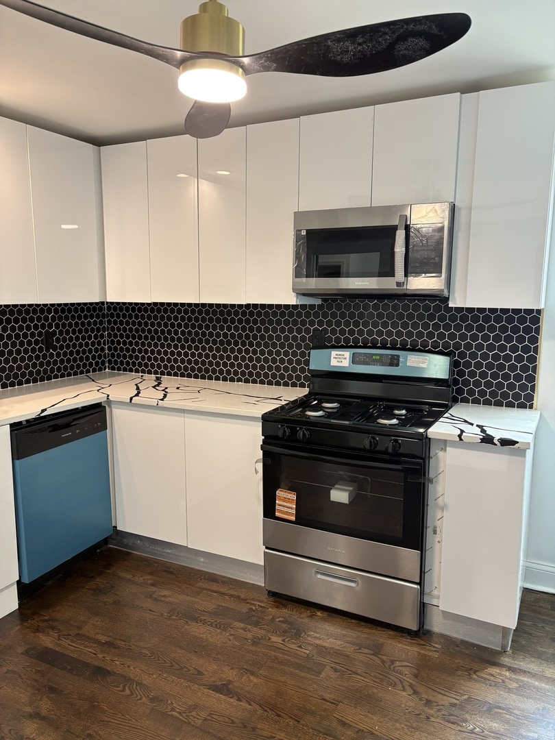 7326 S Woodlawn Avenue Unit: 2