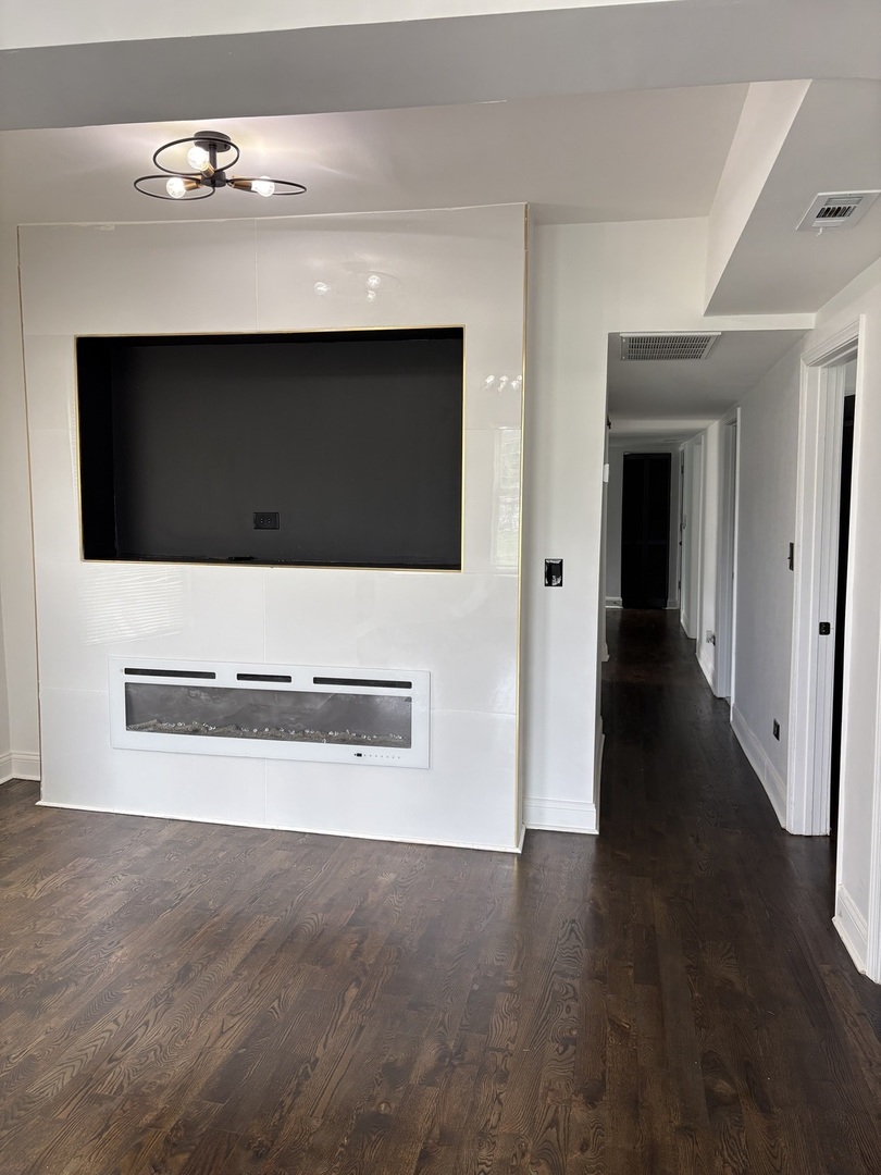 7326 S Woodlawn Avenue Unit: 2