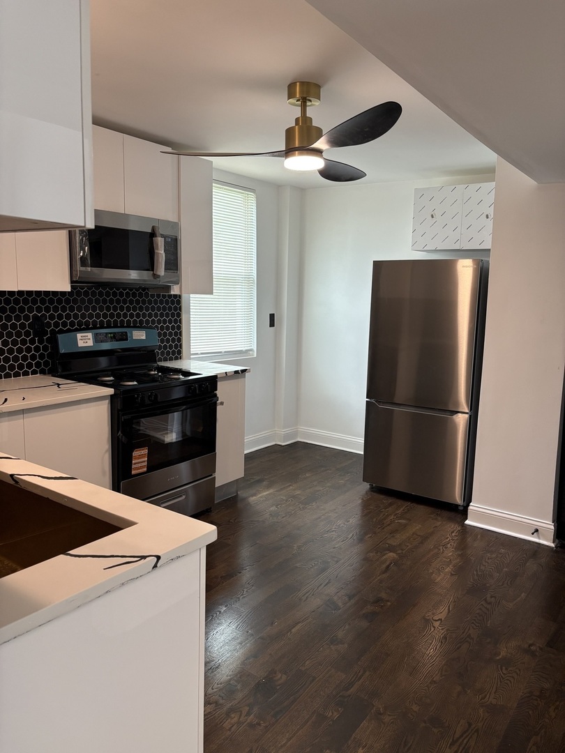 7326 S Woodlawn Avenue Unit: 2
