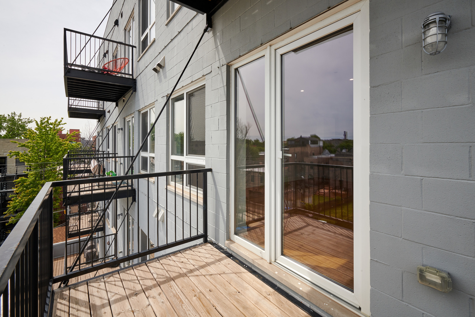 2139 W Madison Street Unit: 203