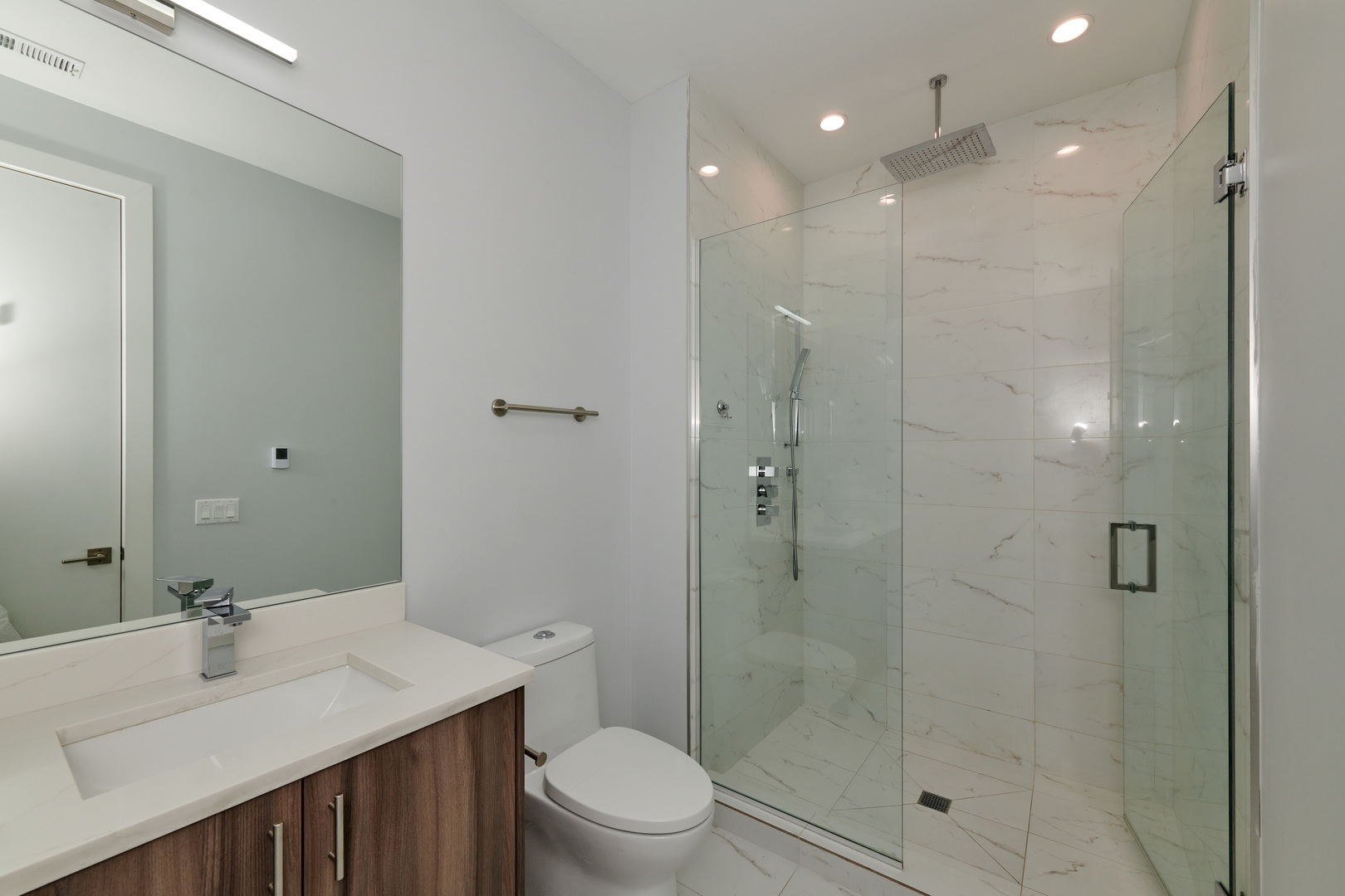 2139 W Madison Street Unit: 203