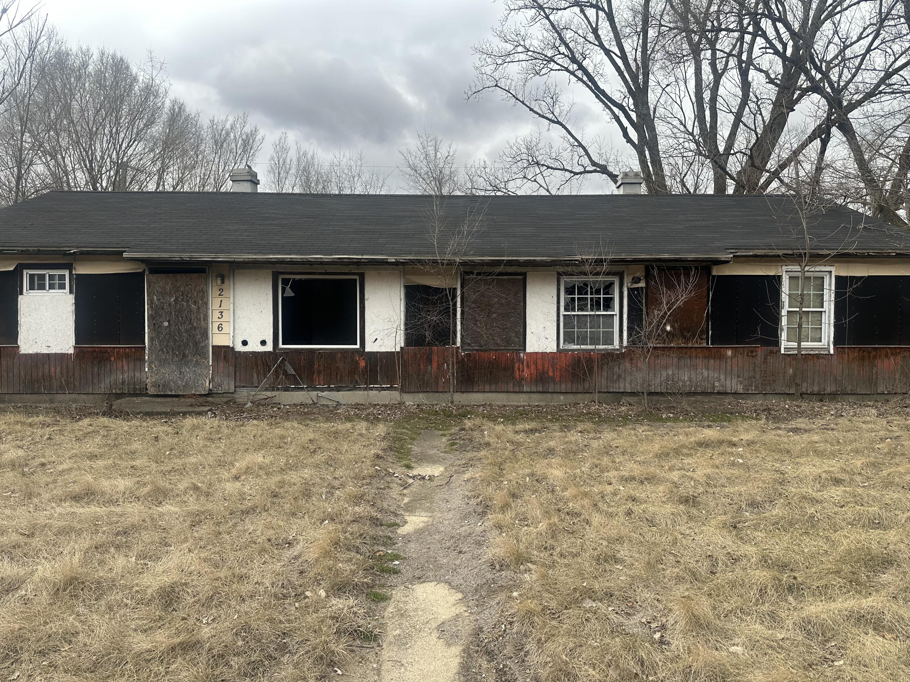 2130 Louisiana Street