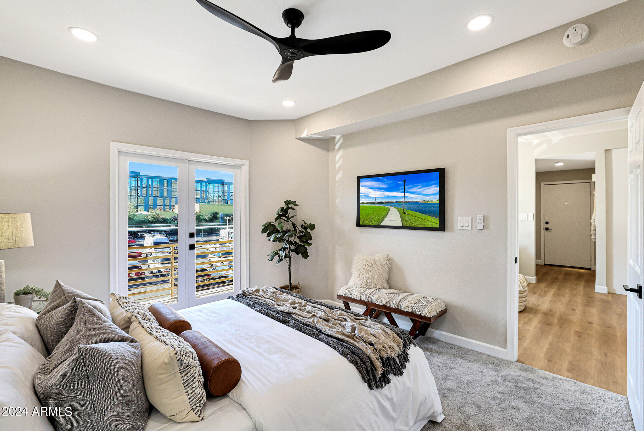 154 W 5TH Street, 125