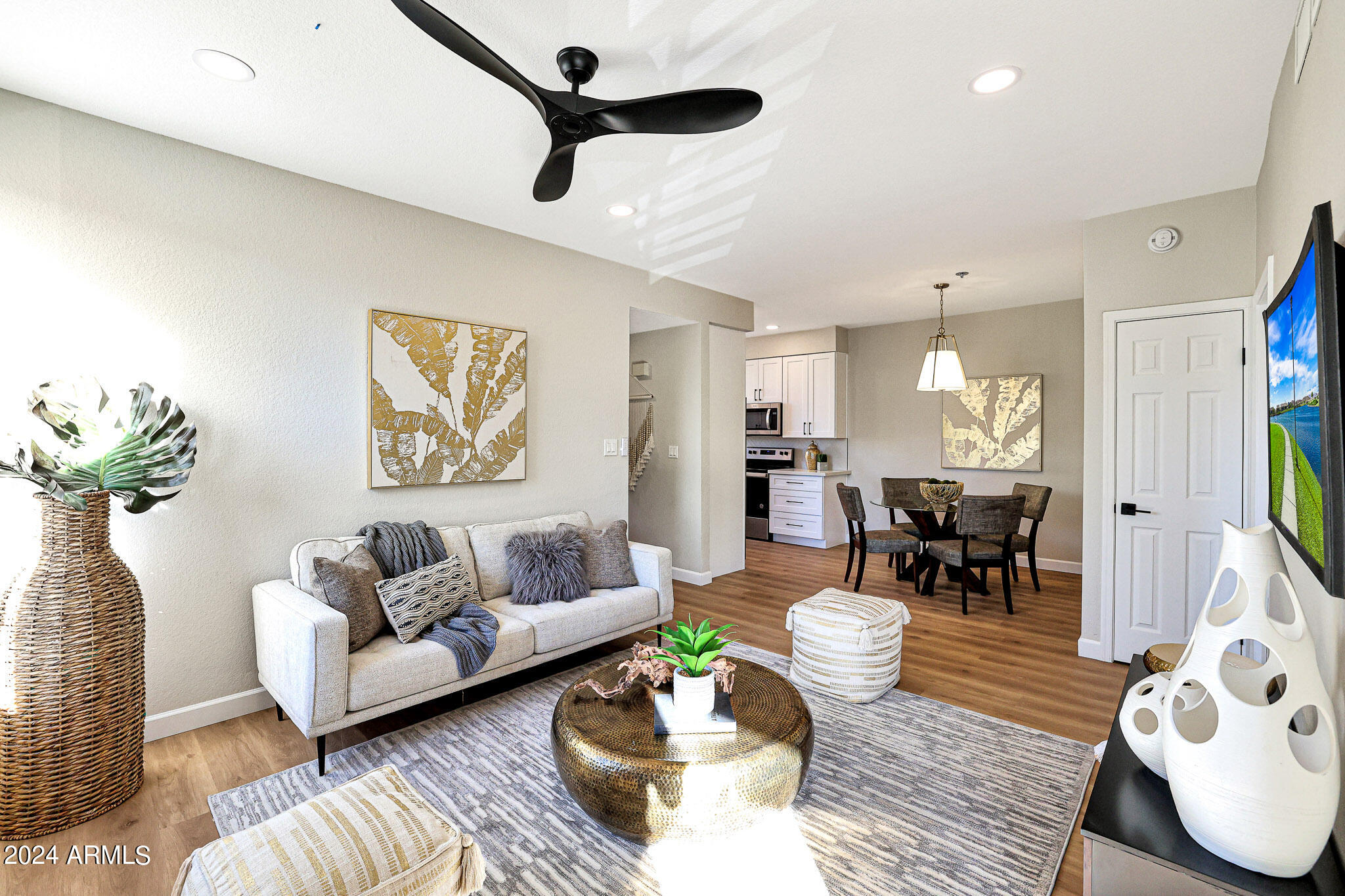 154 W 5TH Street, 125