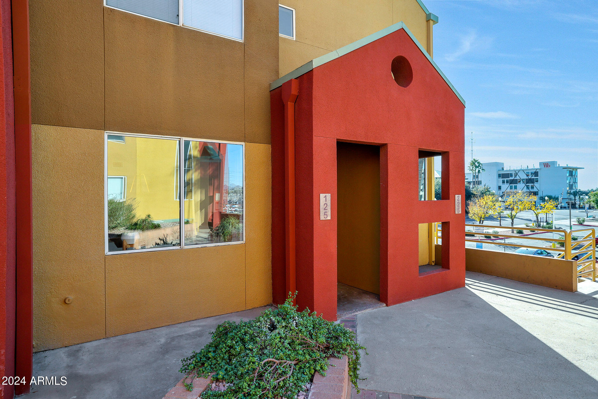 154 W 5TH Street, 125
