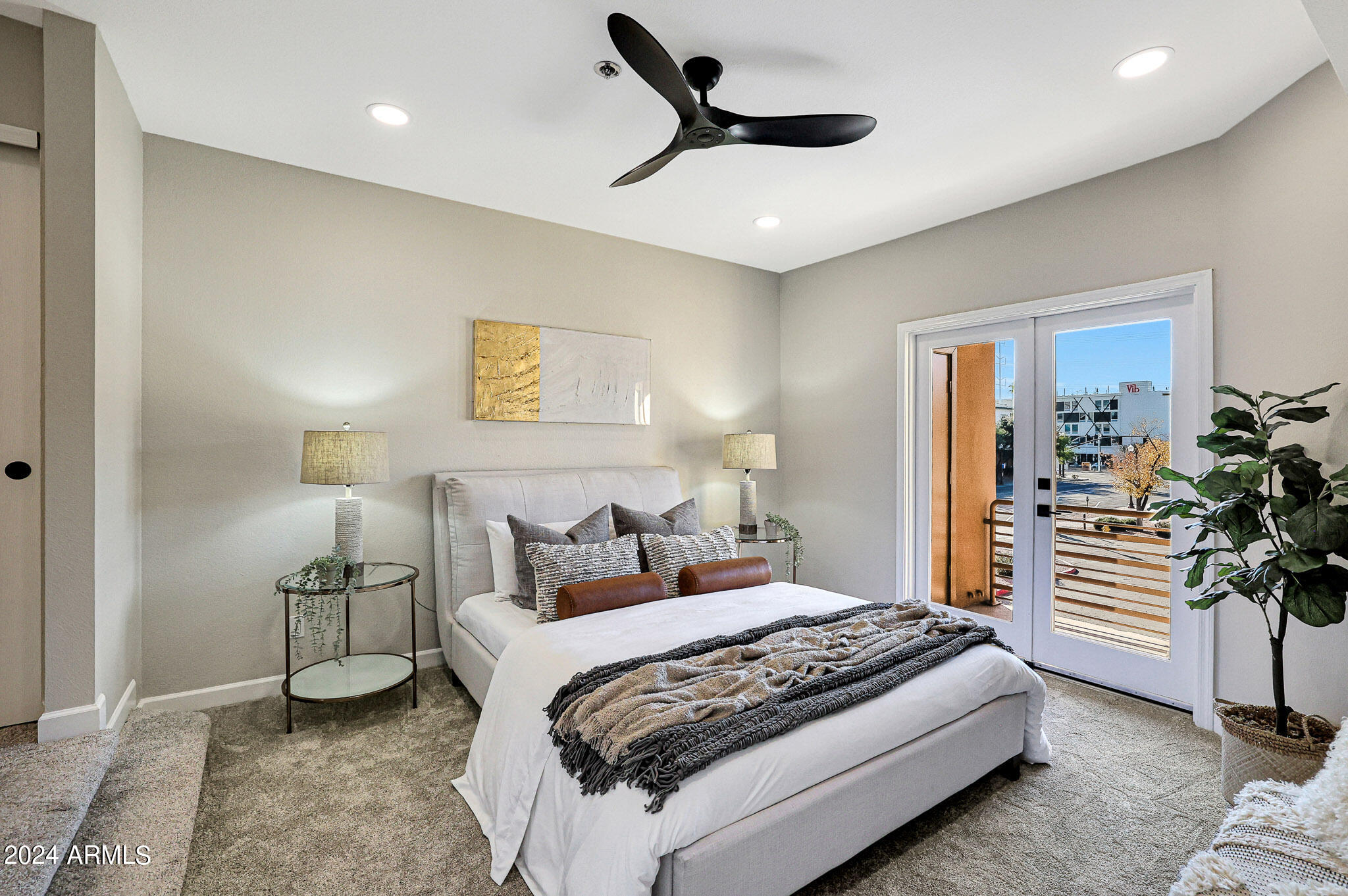 154 W 5TH Street, 125