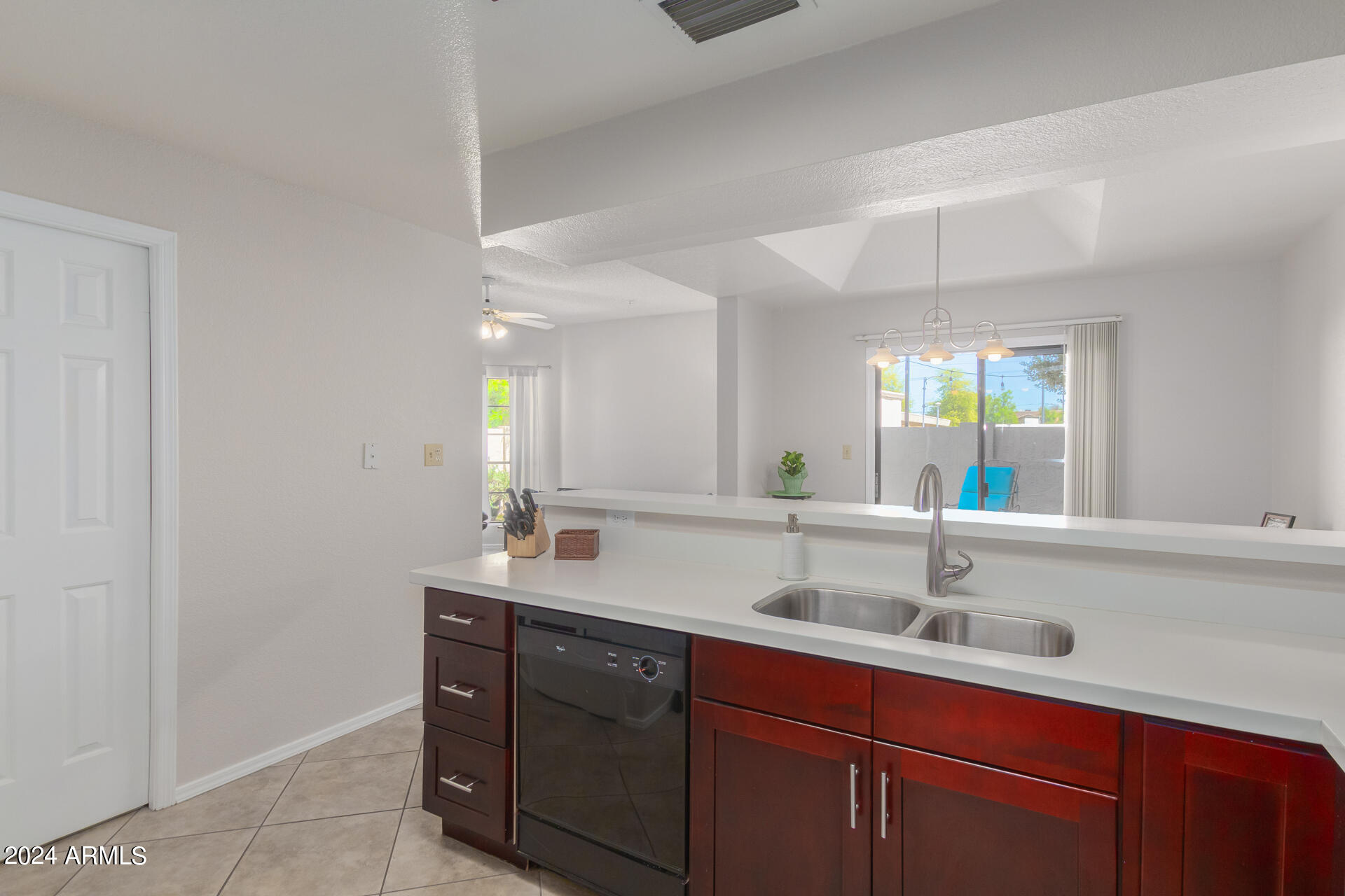 1124 E ROSE Lane, 8