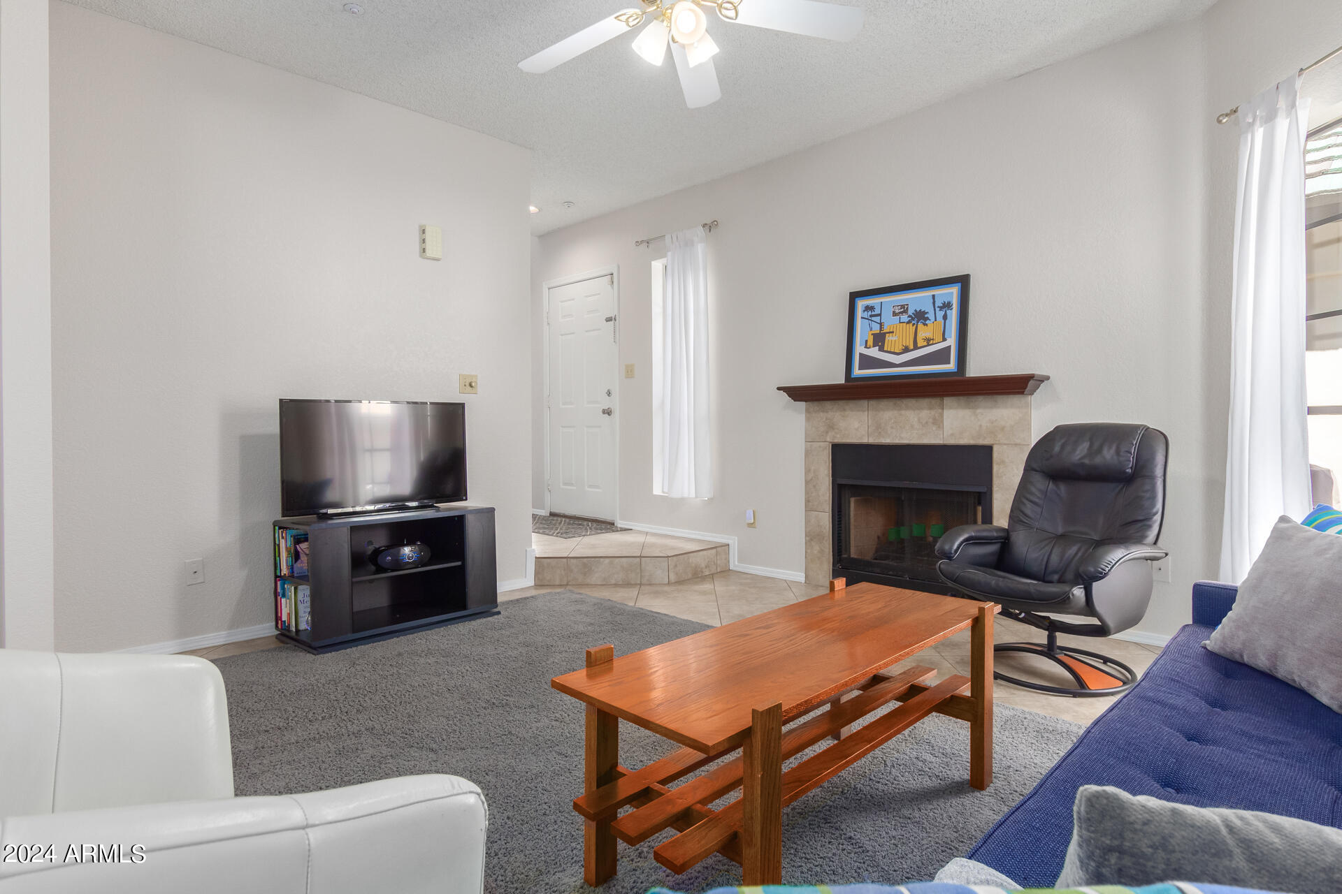 1124 E ROSE Lane, 8
