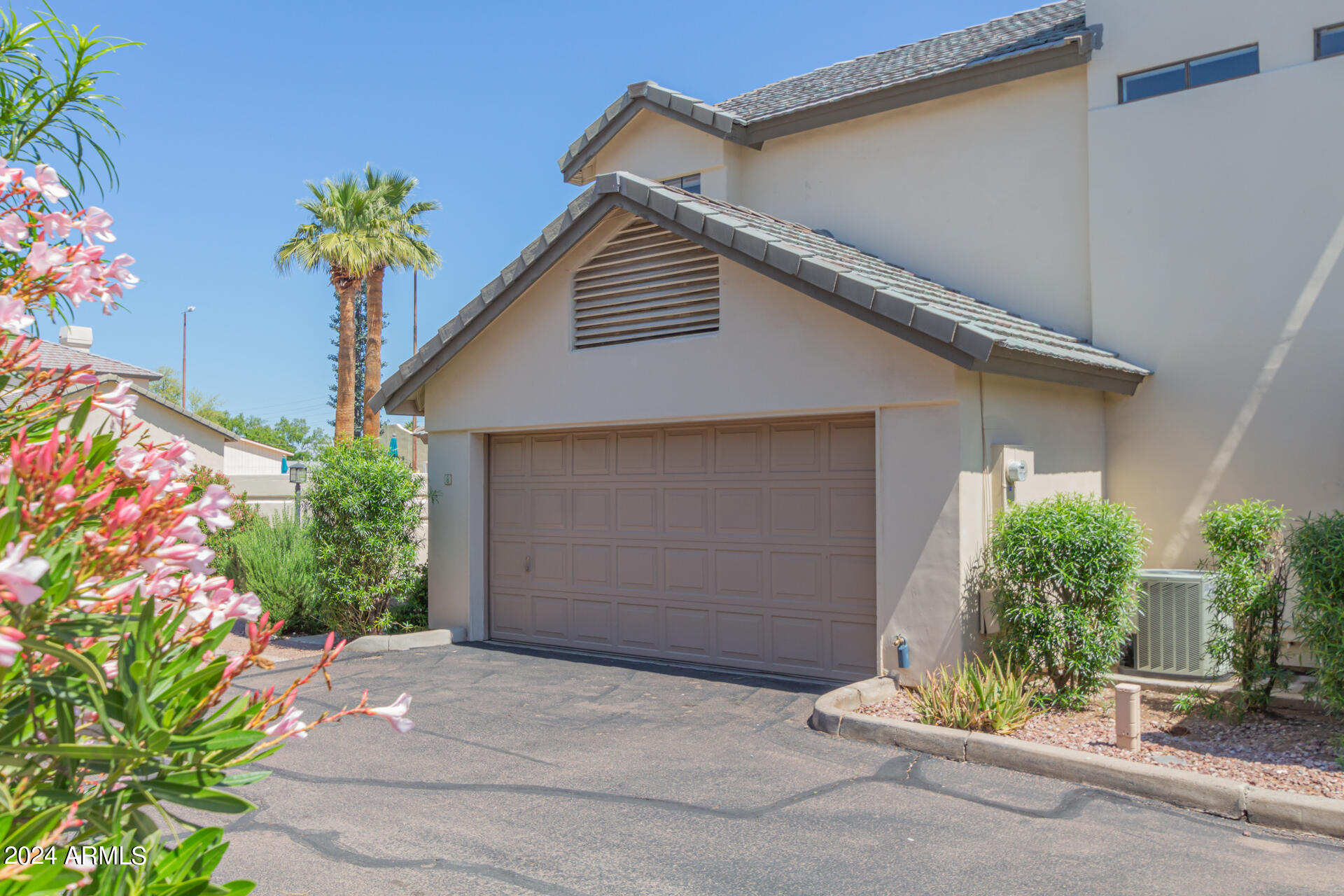 1124 E ROSE Lane, 8