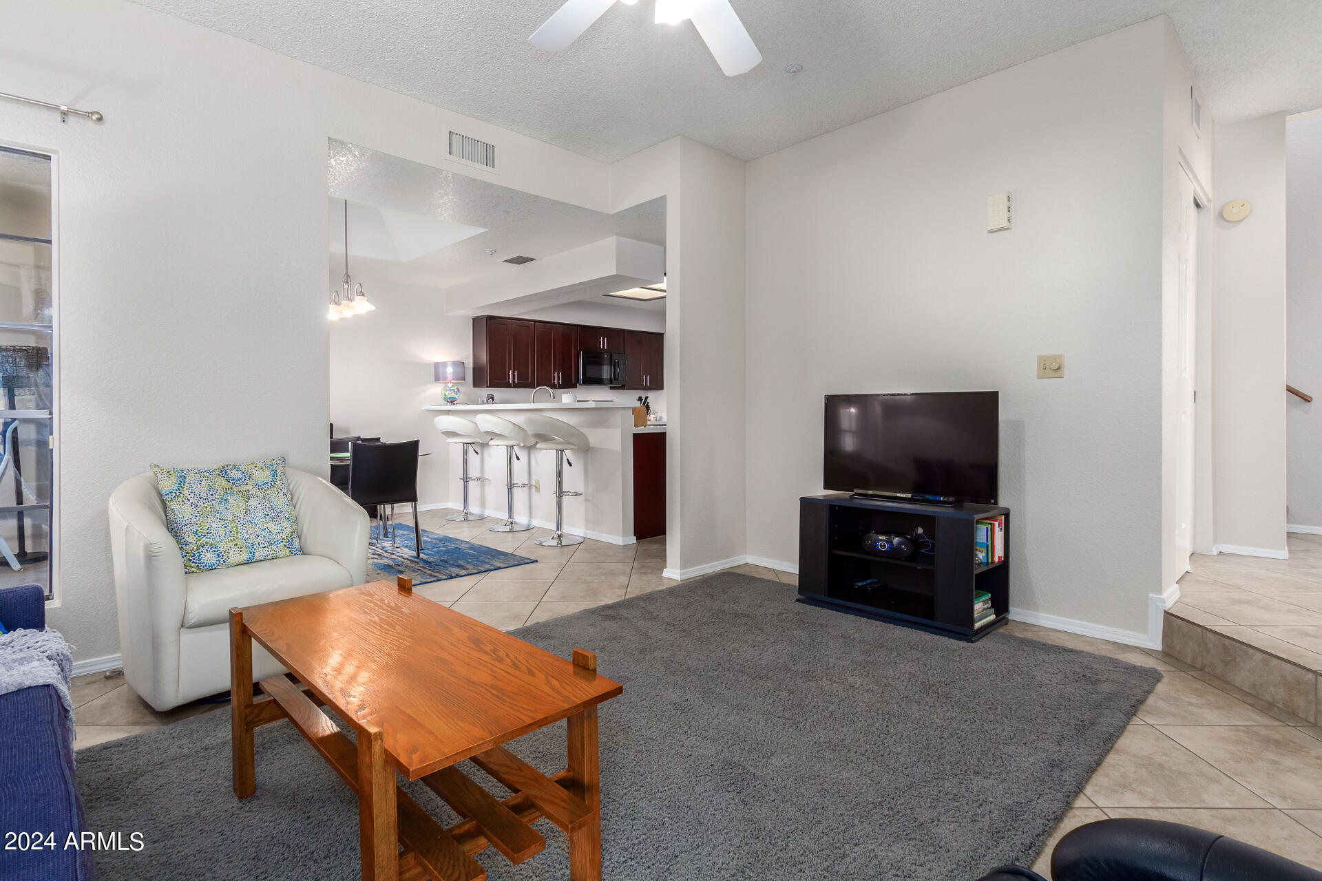 1124 E ROSE Lane, 8