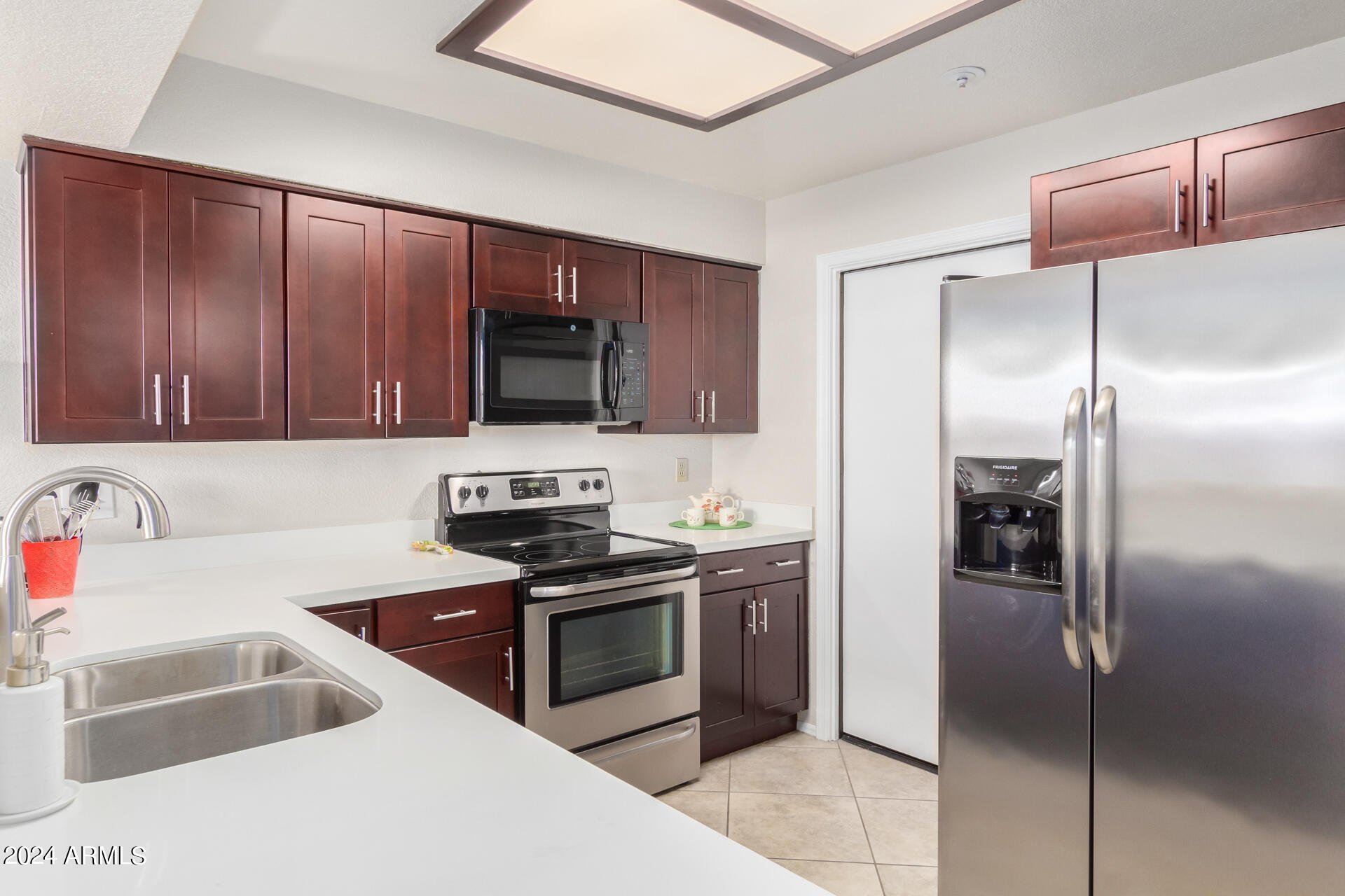1124 E ROSE Lane, 8