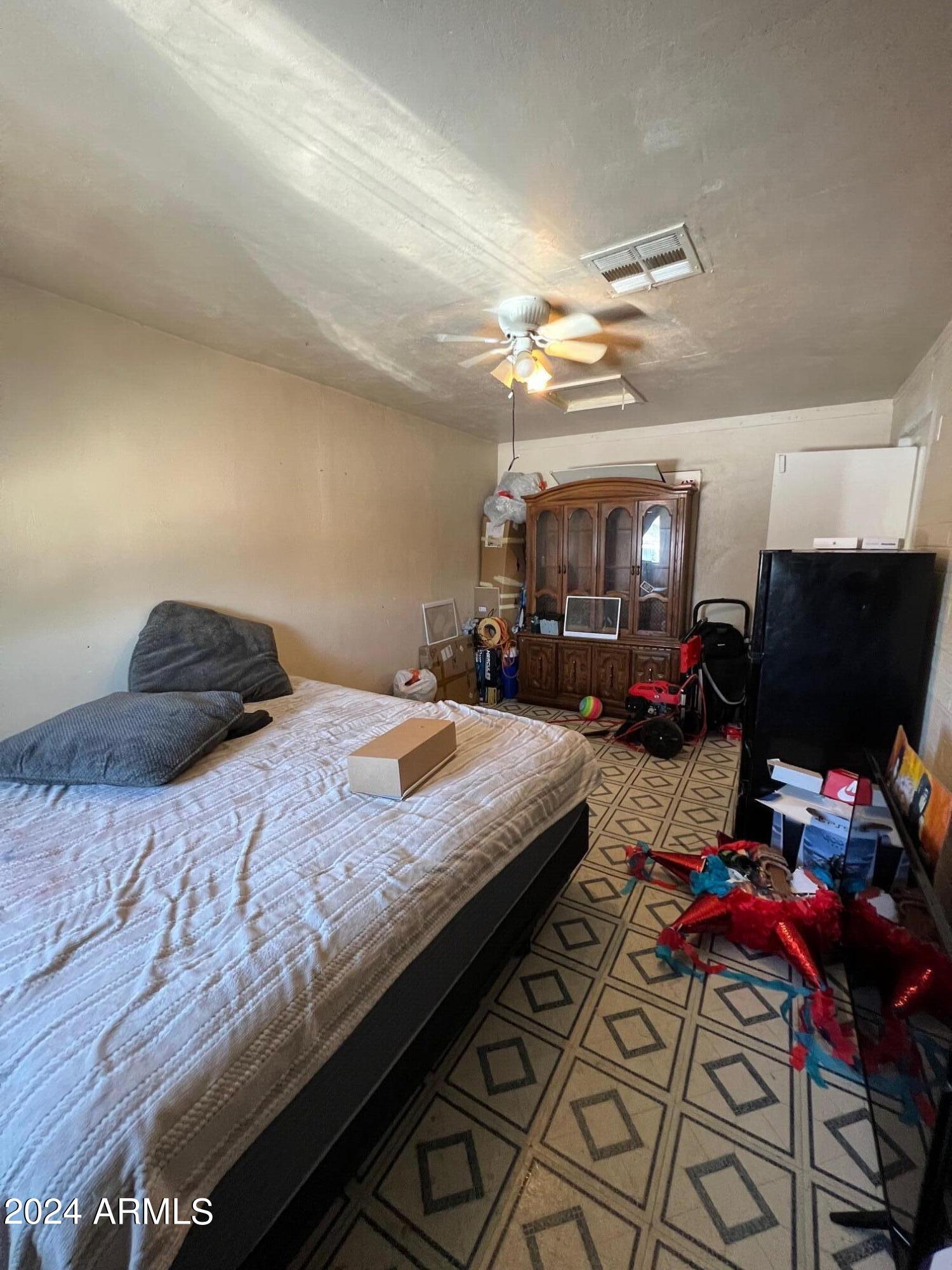 1807 W CARTER Road