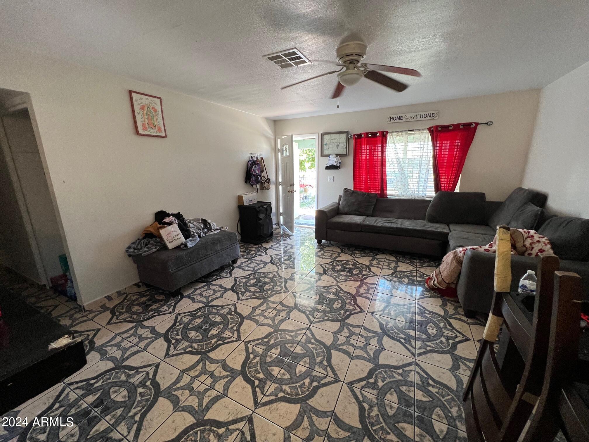 1807 W CARTER Road