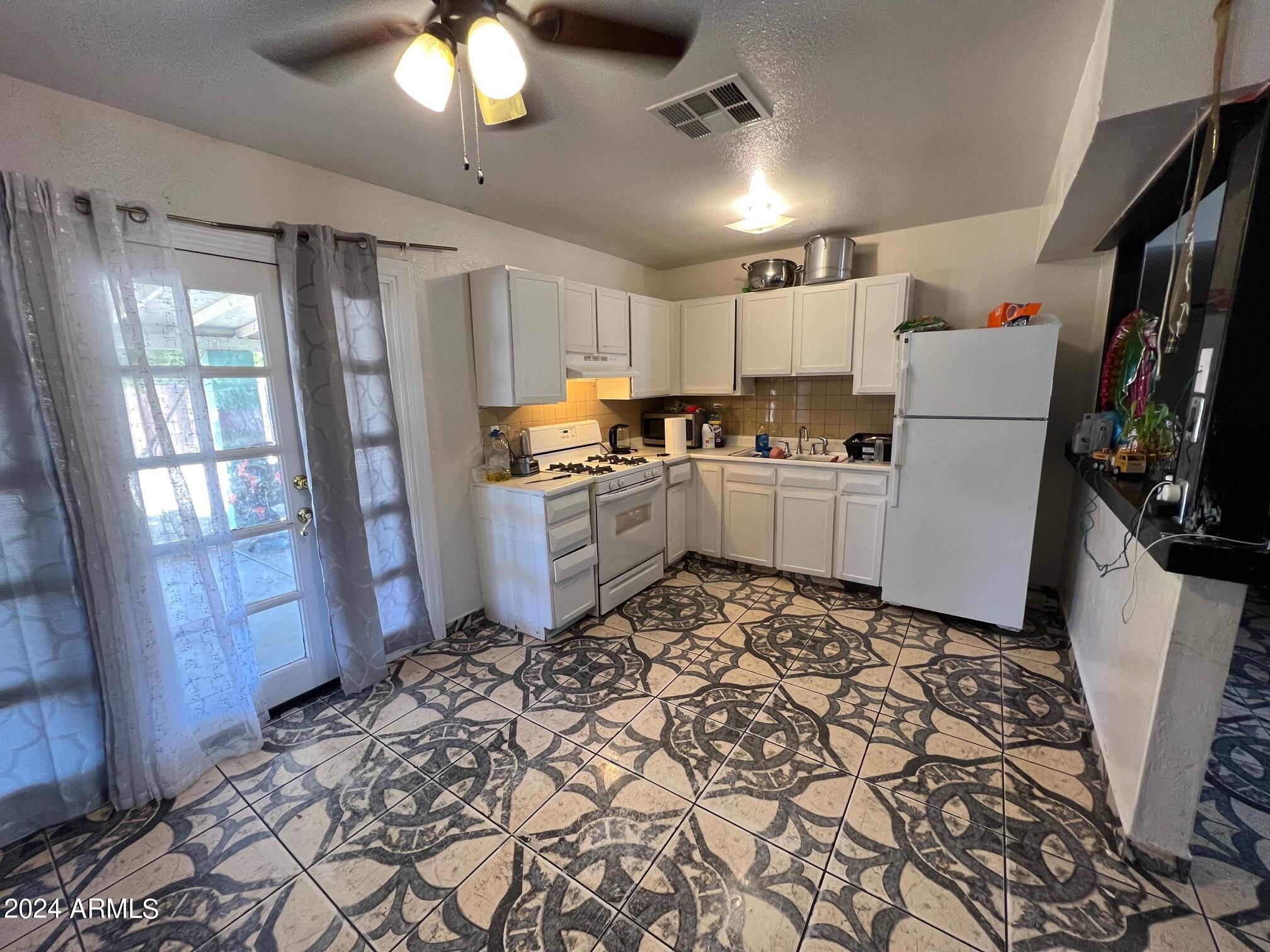 1807 W CARTER Road