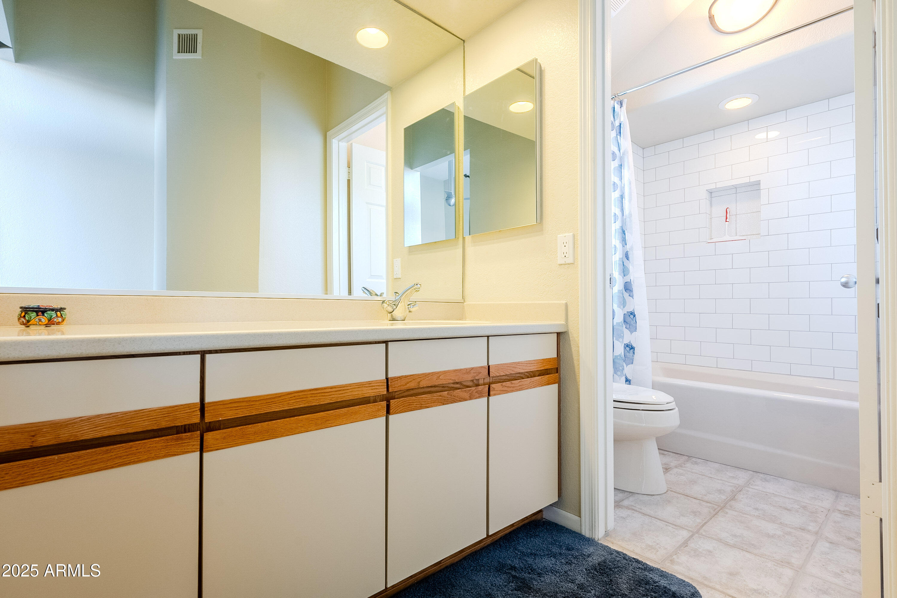 10019 E MOUNTAIN VIEW Road, 2107