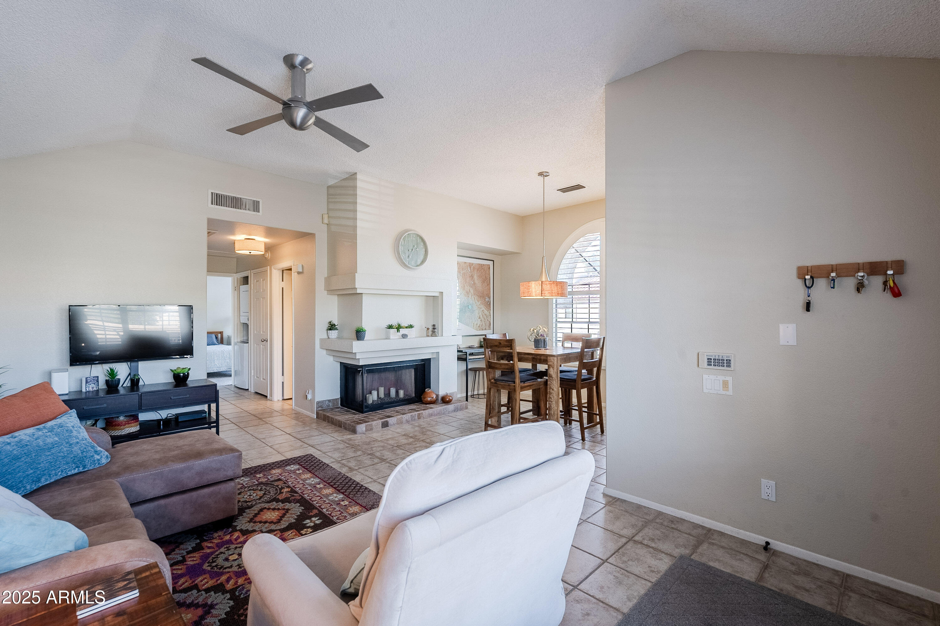 10019 E MOUNTAIN VIEW Road, 2107