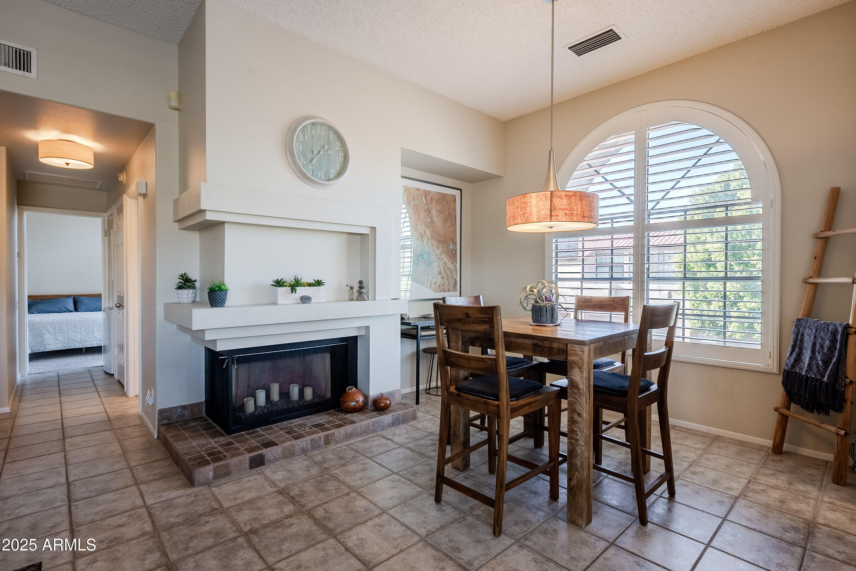 10019 E MOUNTAIN VIEW Road, 2107