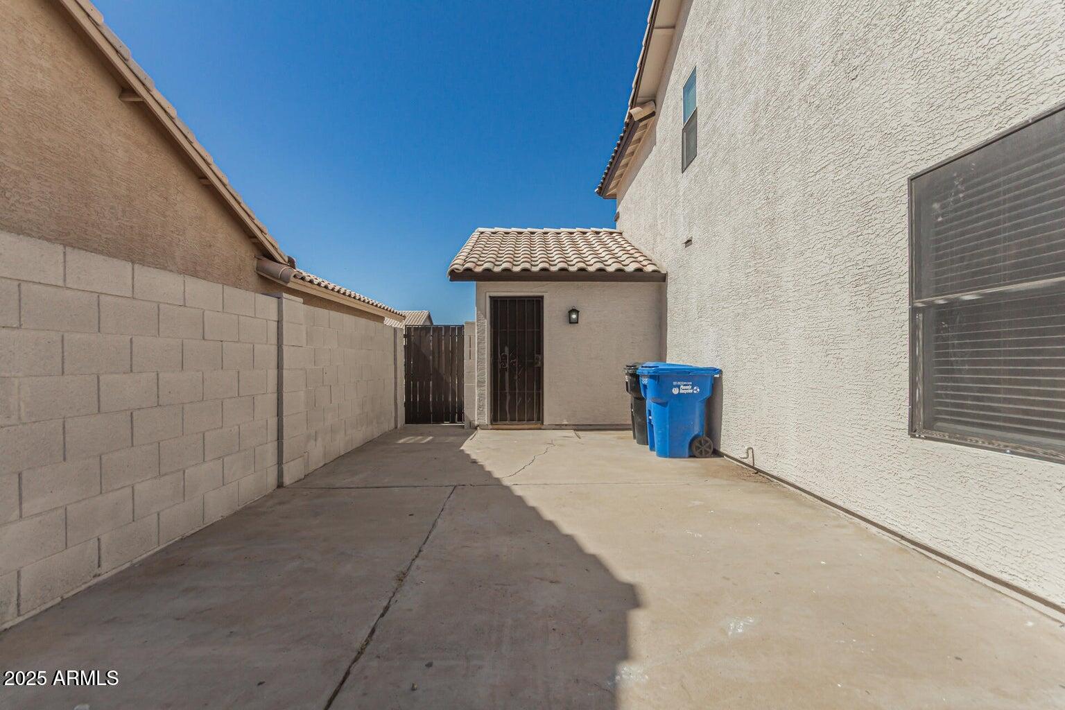 8519 W BERKELEY Road