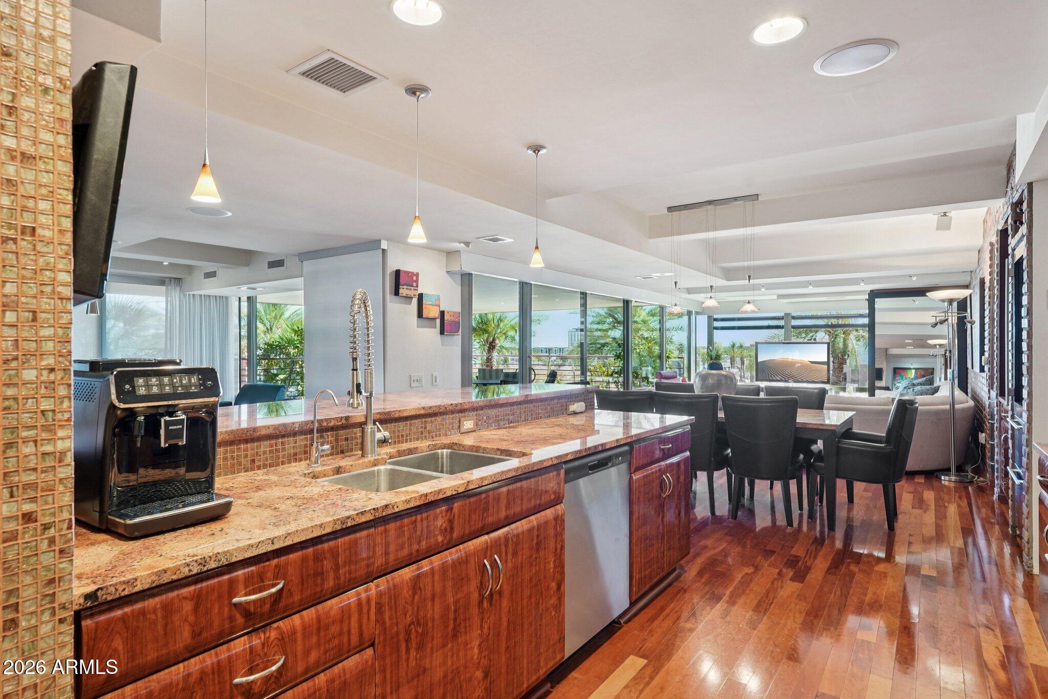 7157 E RANCHO VISTA Drive 4006