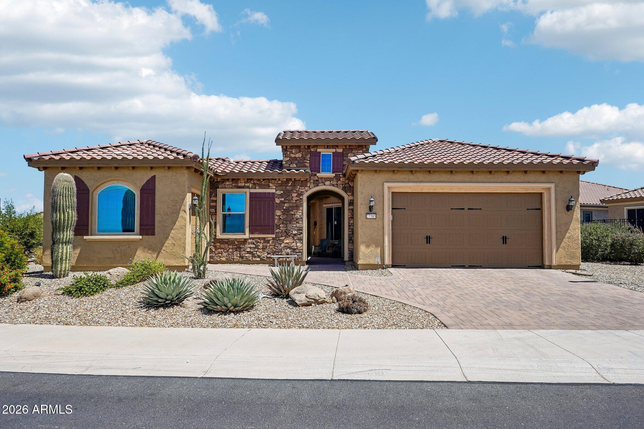27585 W TONOPAH Drive