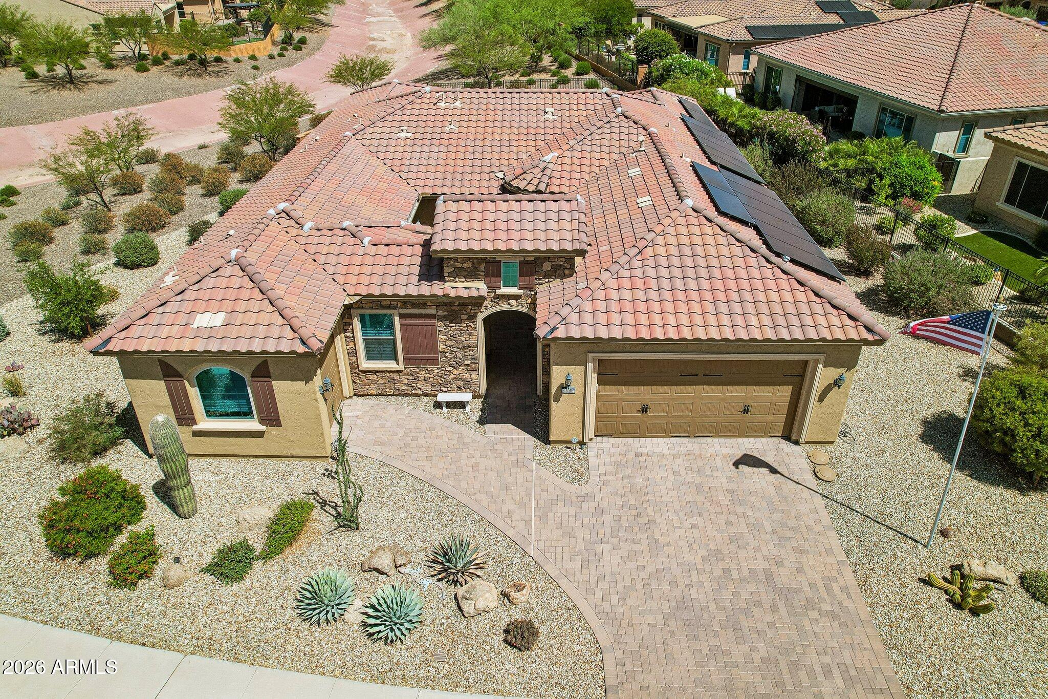 27585 W TONOPAH Drive
