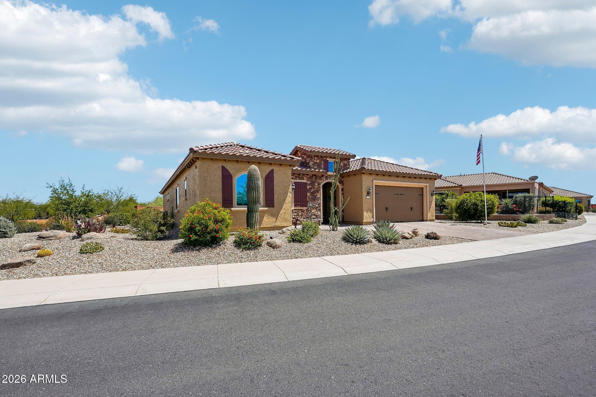 27585 W TONOPAH Drive
