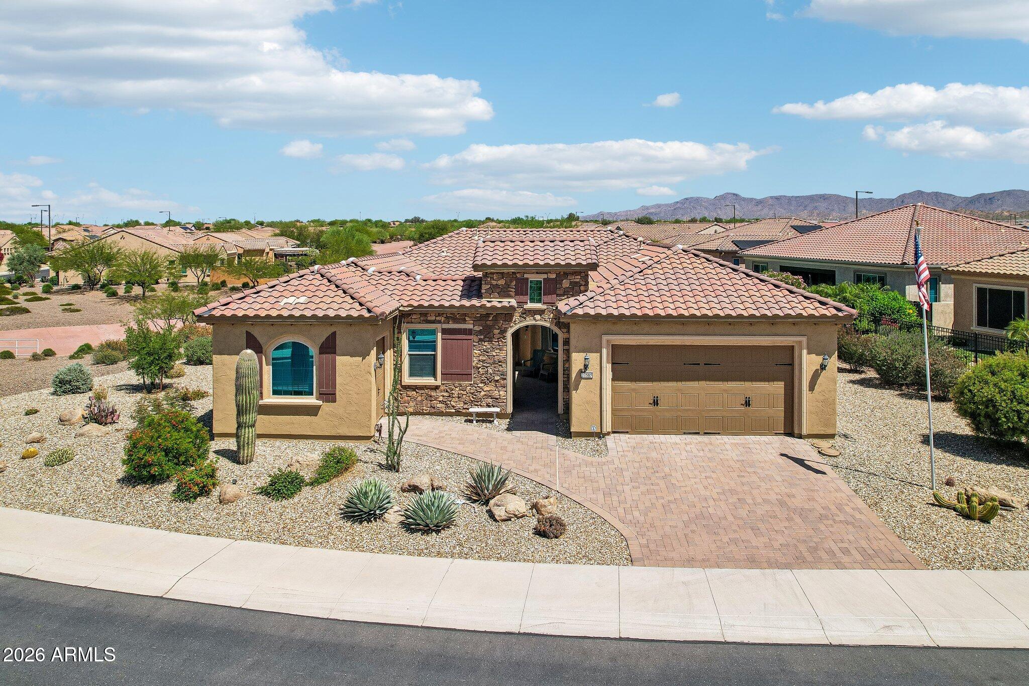 27585 W TONOPAH Drive
