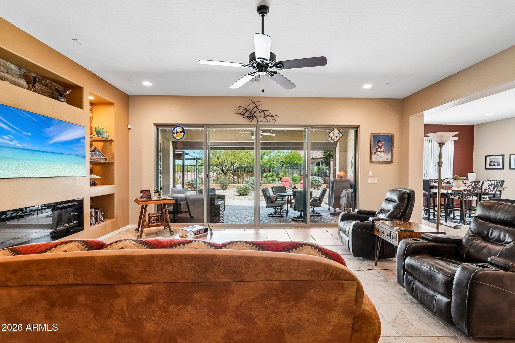 27585 W TONOPAH Drive