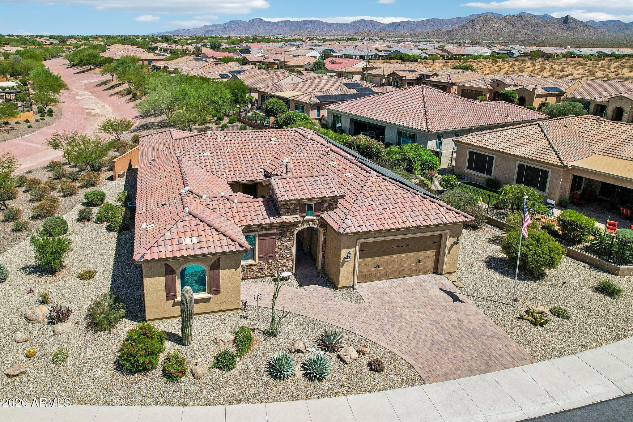 27585 W TONOPAH Drive