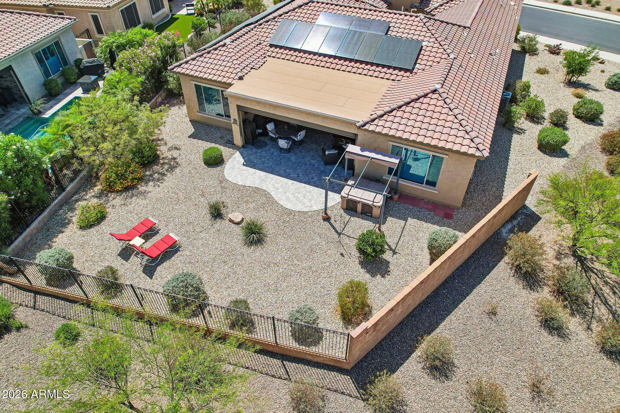27585 W TONOPAH Drive