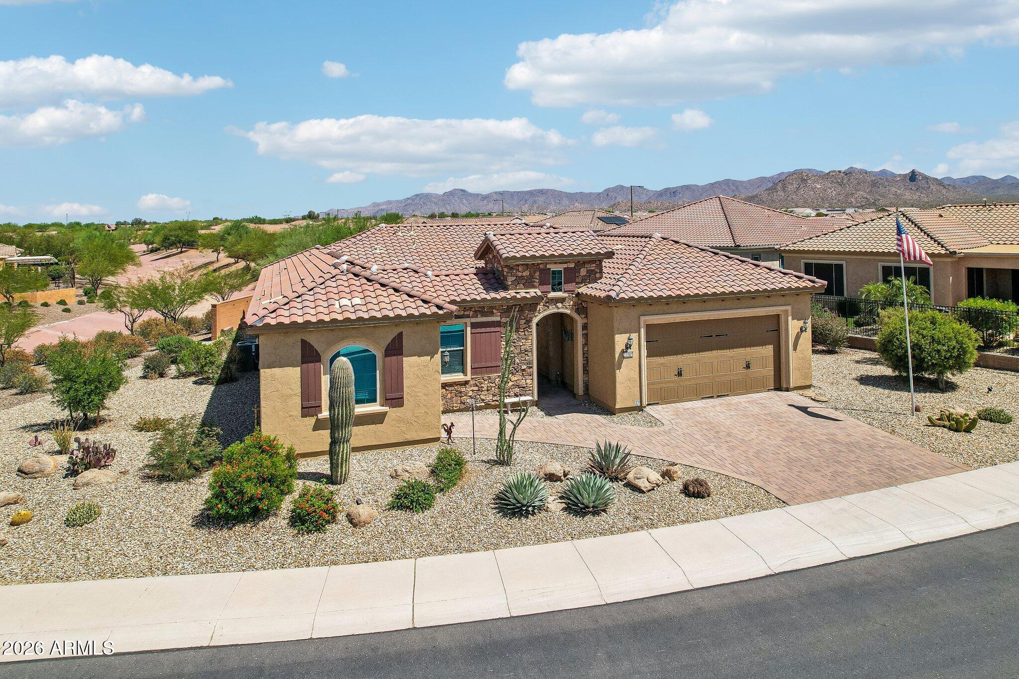 27585 W TONOPAH Drive