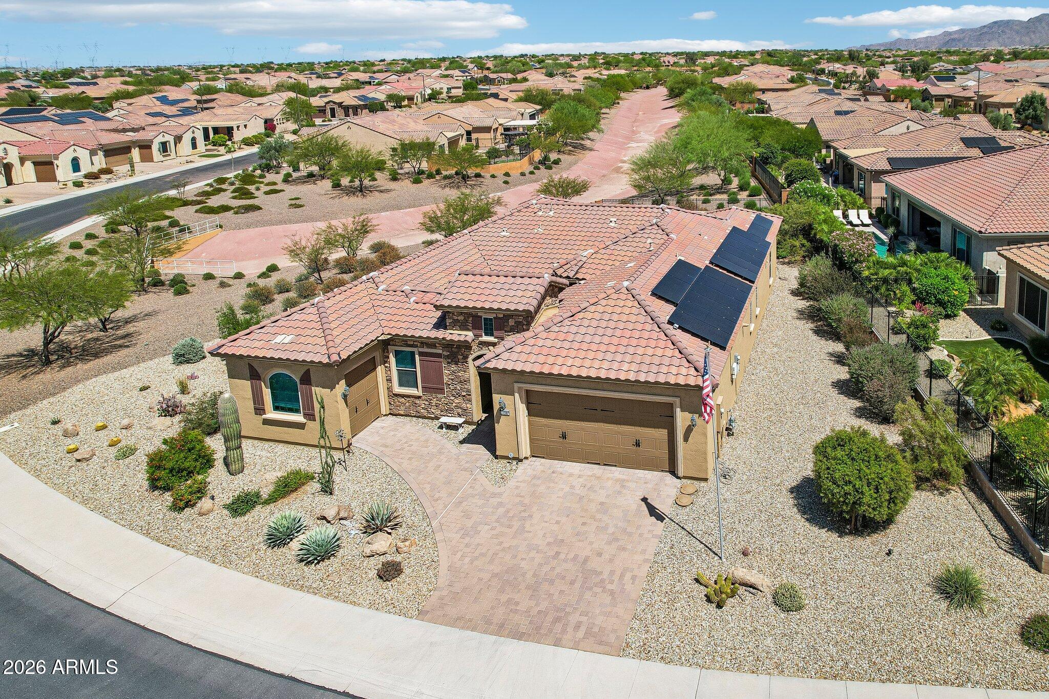 27585 W TONOPAH Drive