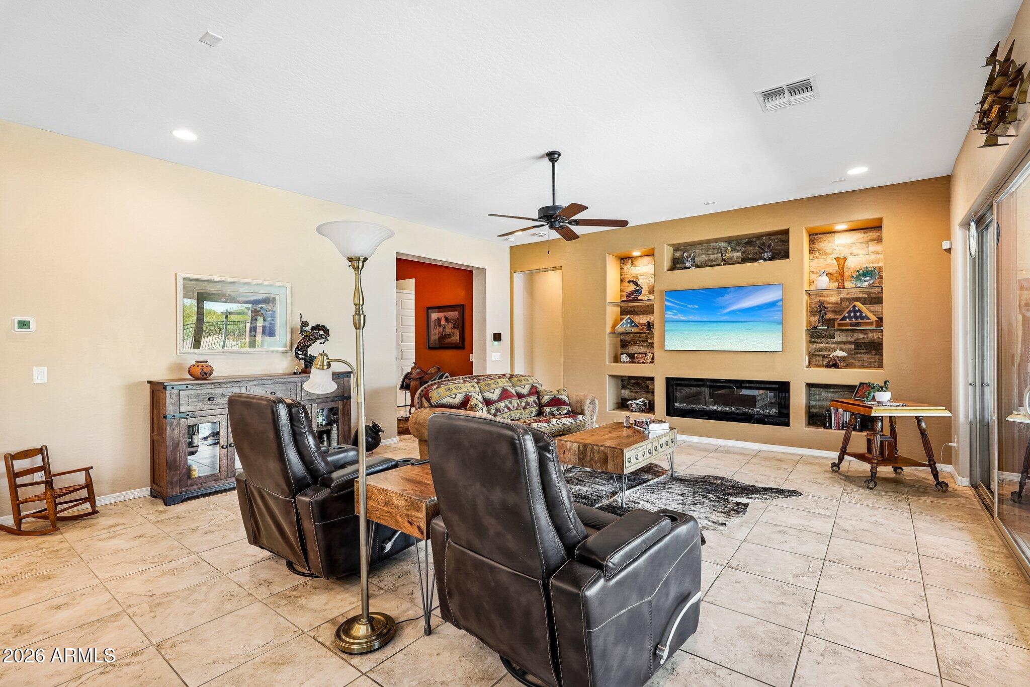 27585 W TONOPAH Drive