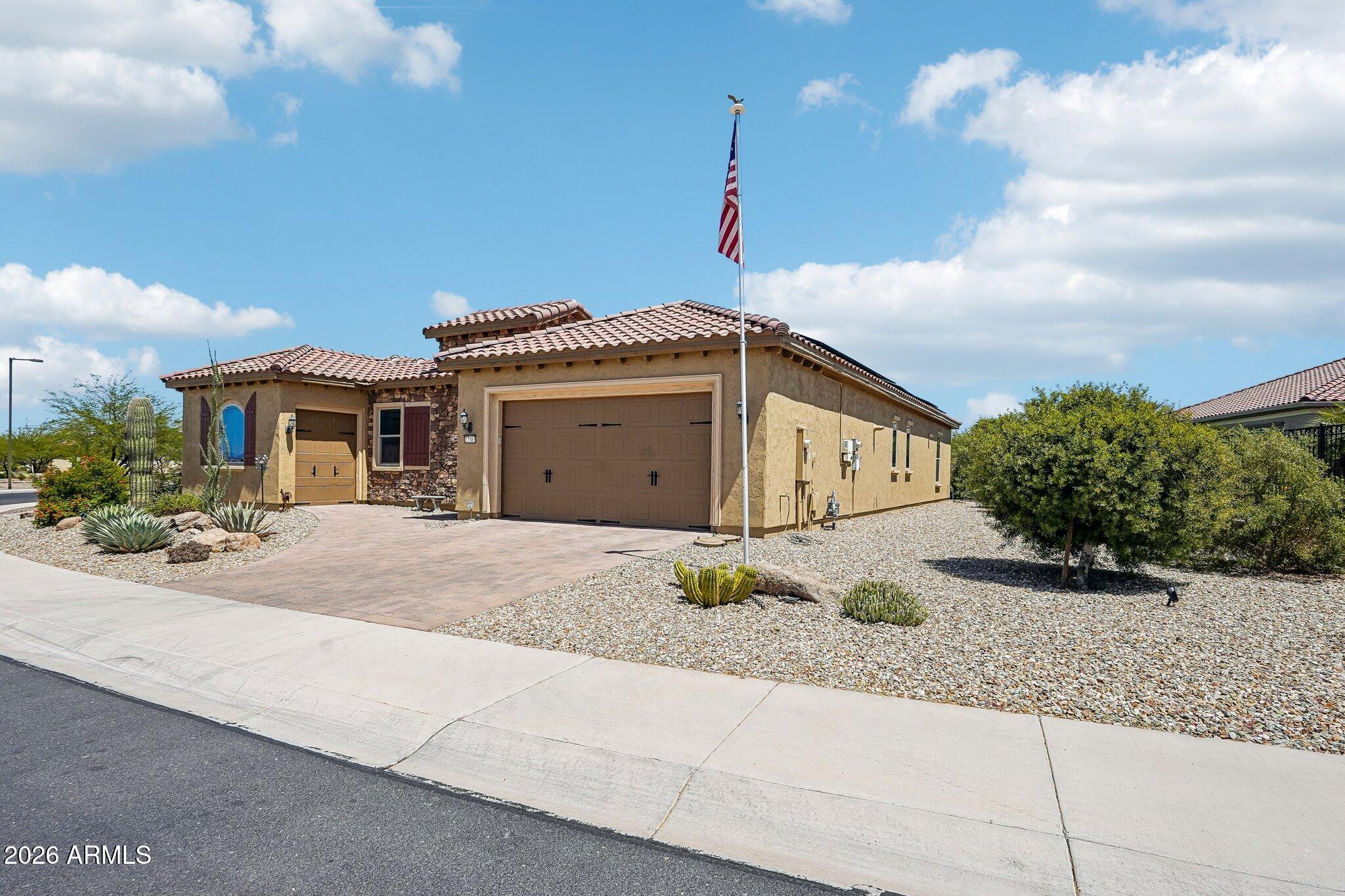 27585 W TONOPAH Drive