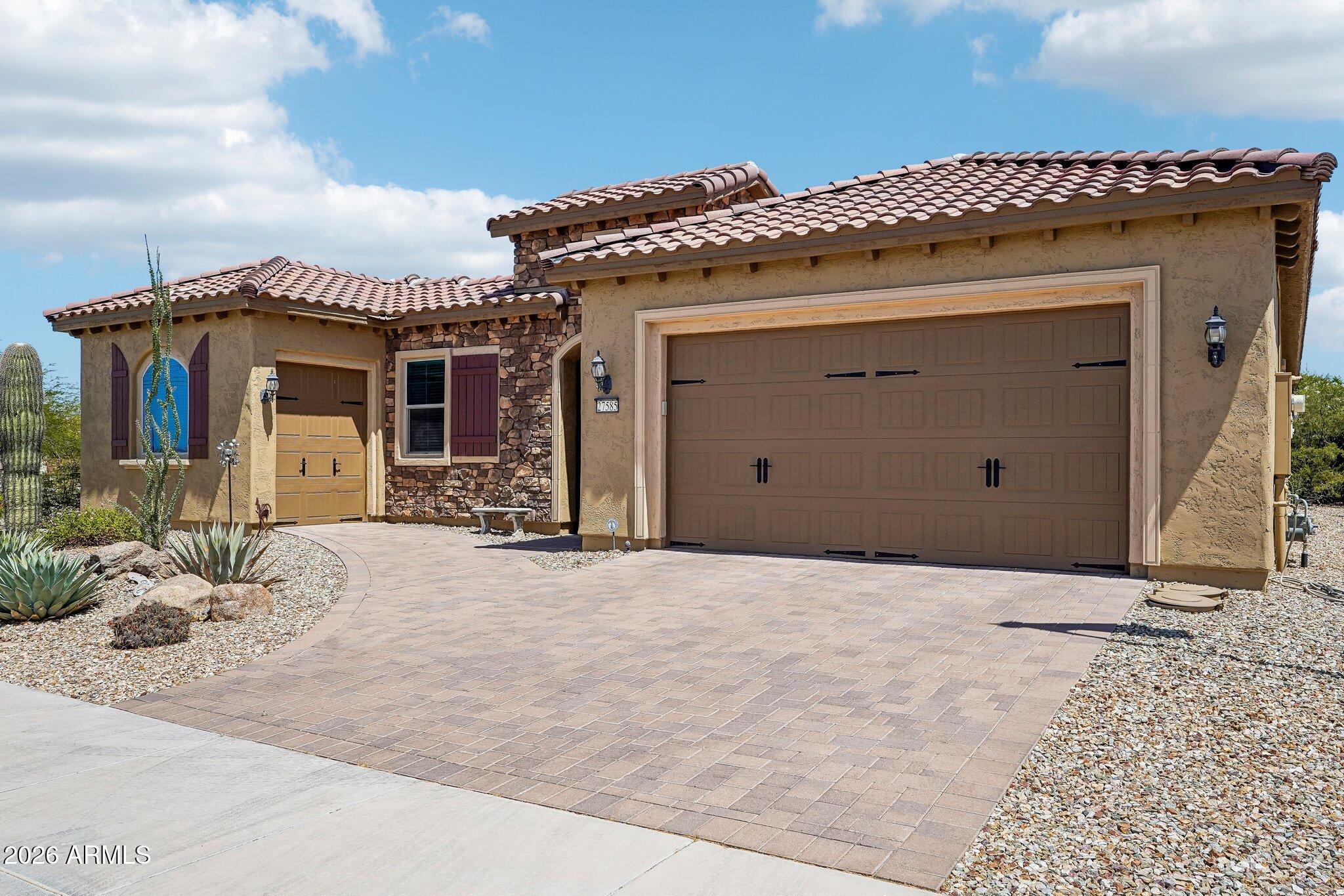 27585 W TONOPAH Drive