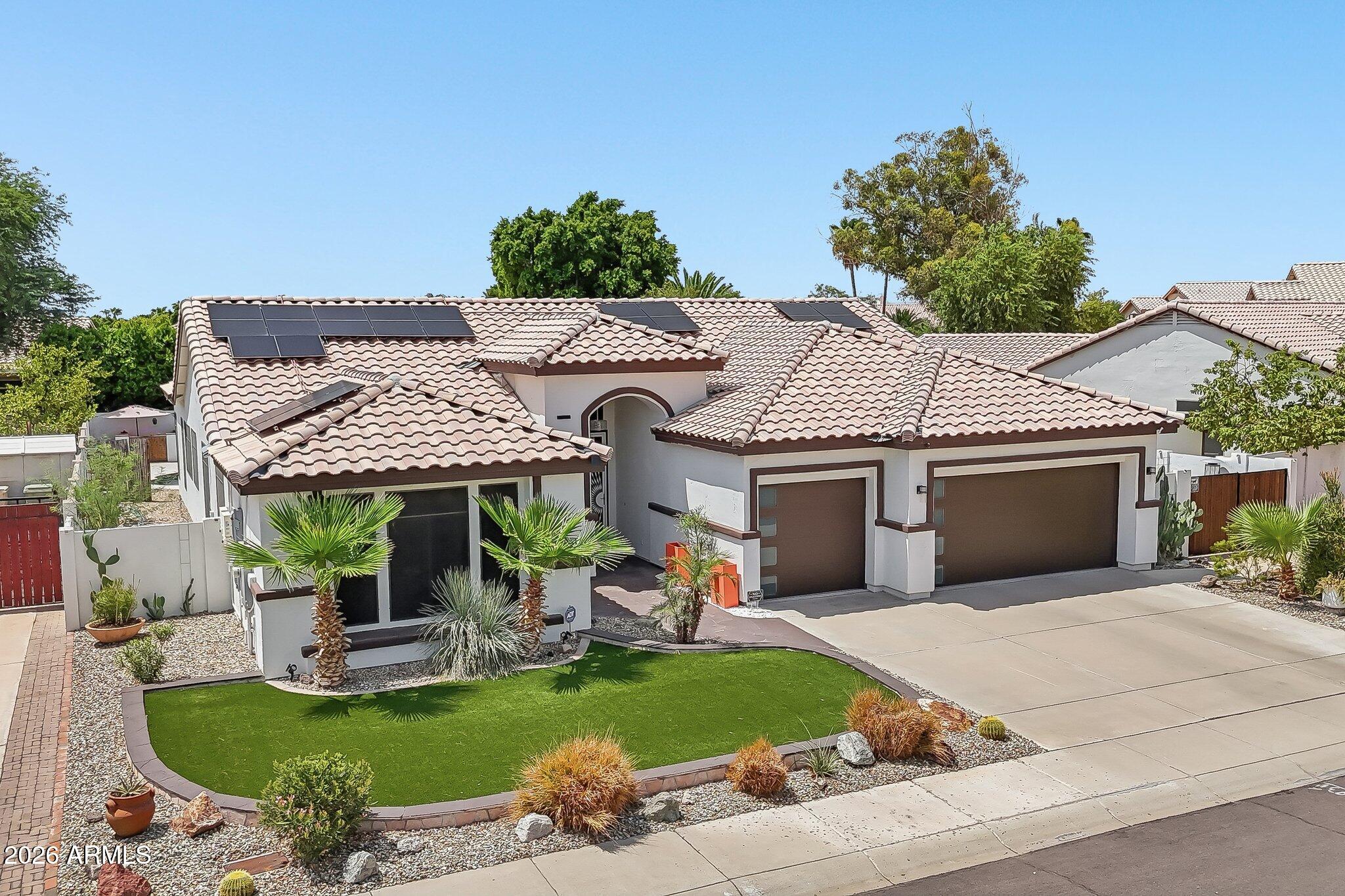 7453 W PARAISO Drive