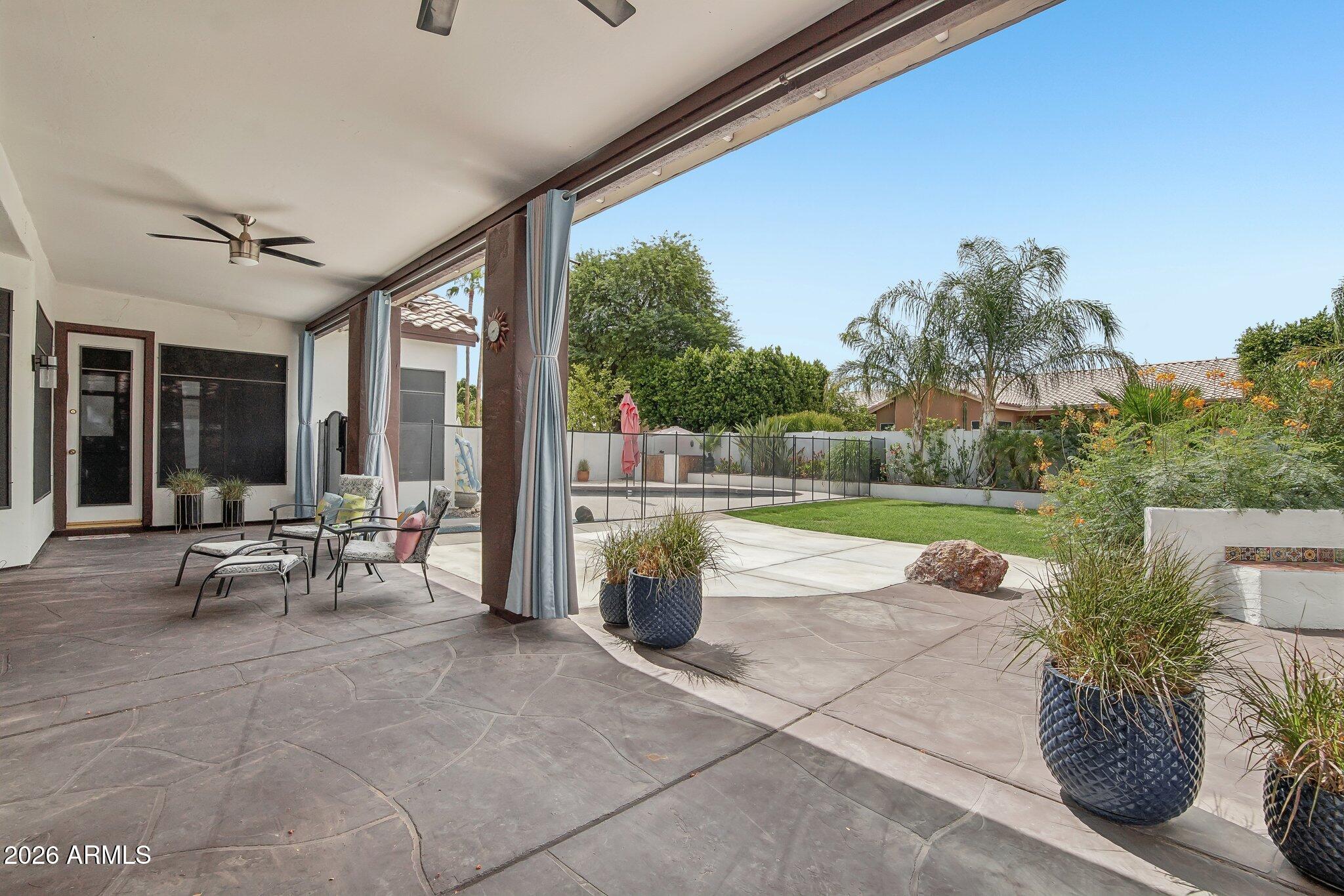 7453 W PARAISO Drive