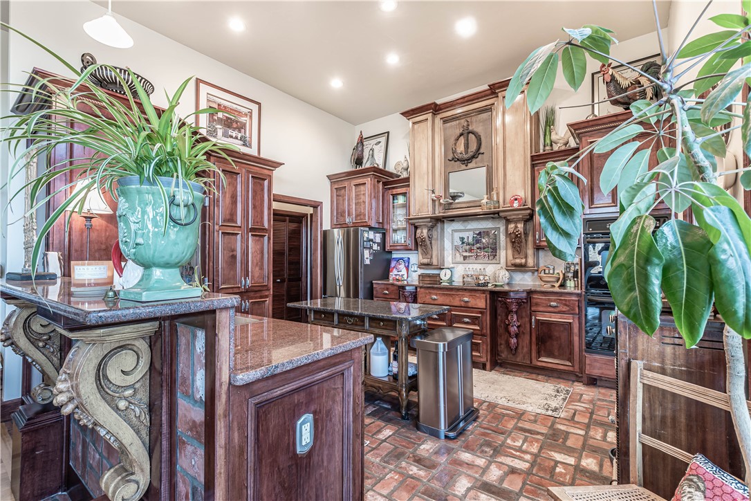 31 Mission Hills Lane