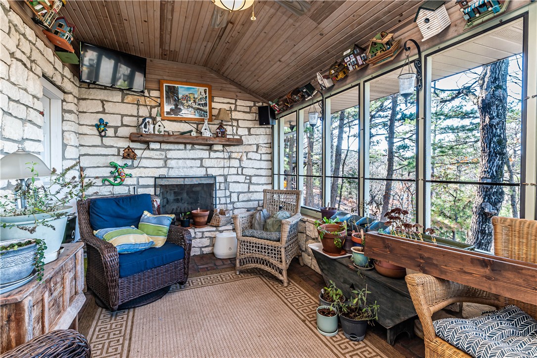 31 Mission Hills Lane