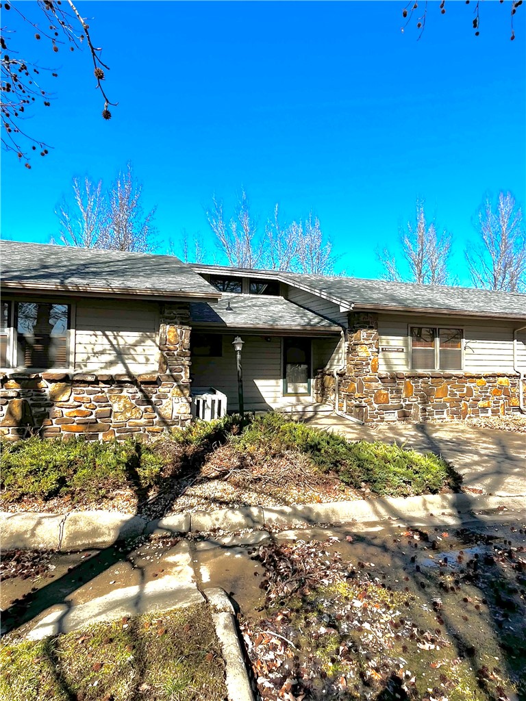 12 Wedgewood Lane