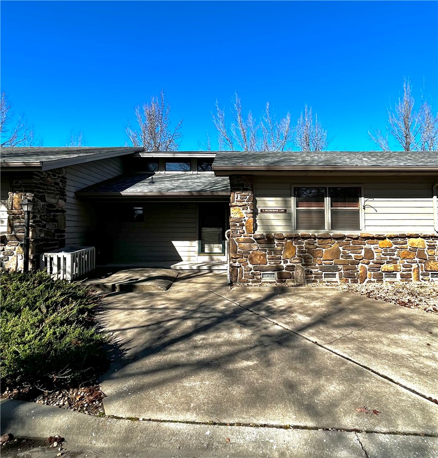 12 Wedgewood Lane
