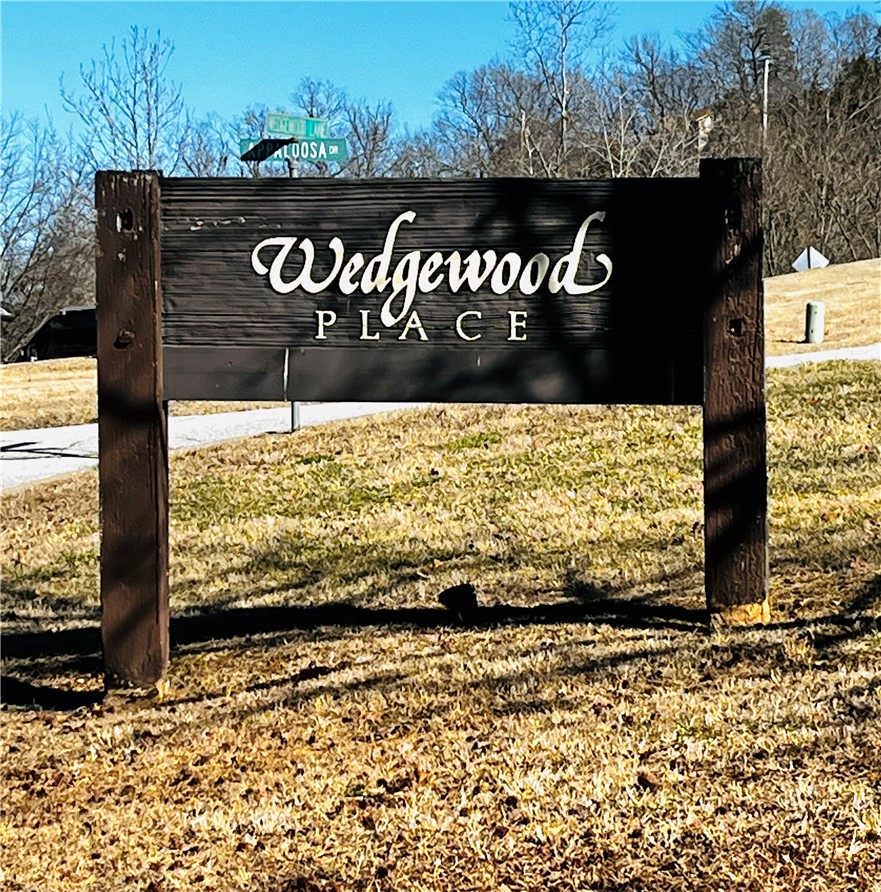 12 Wedgewood Lane